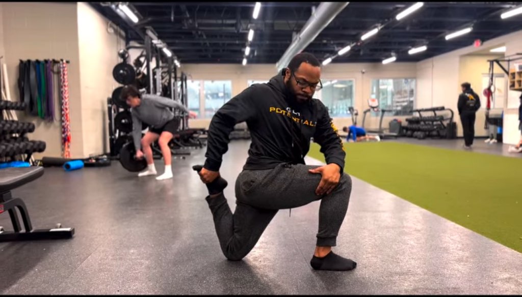 Training Aspects, Fitness, Athletes, Stretching, Yoga, Sports Performance, peak performance, benefits of stretching, yoga for athletes